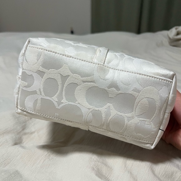 mini coach signature bumblebee demi pouch bag🐝✨ - Picture 6 of 6